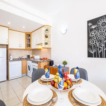 Apartment Apartment For 2 People With Shared Pool *