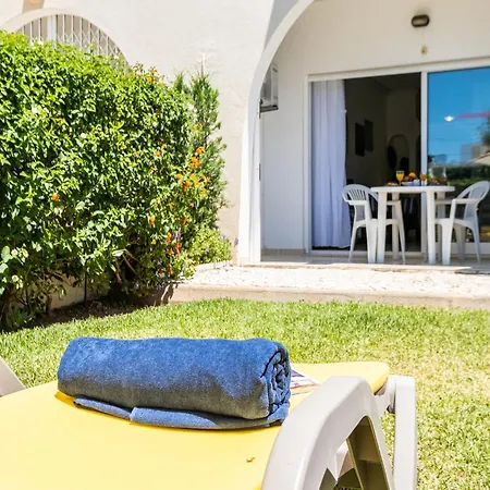 Appartamento Apartment For 2 People With Shared Pool *